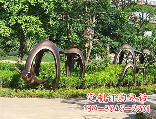 东营玻璃钢动物雕塑公园草坪的美丽装饰