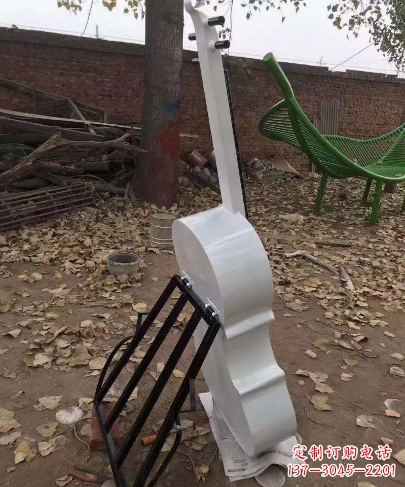 东营不锈钢大提琴雕塑——古典音乐的艺术表现