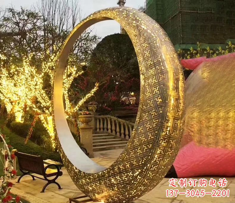 东营不锈钢抽象发光月亮雕塑