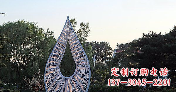 东营水滴雕塑给公园带来流动的美