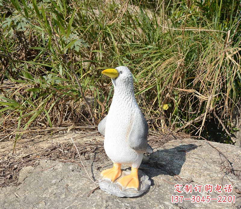 东营和平鸽雕塑传递和平的美丽象征