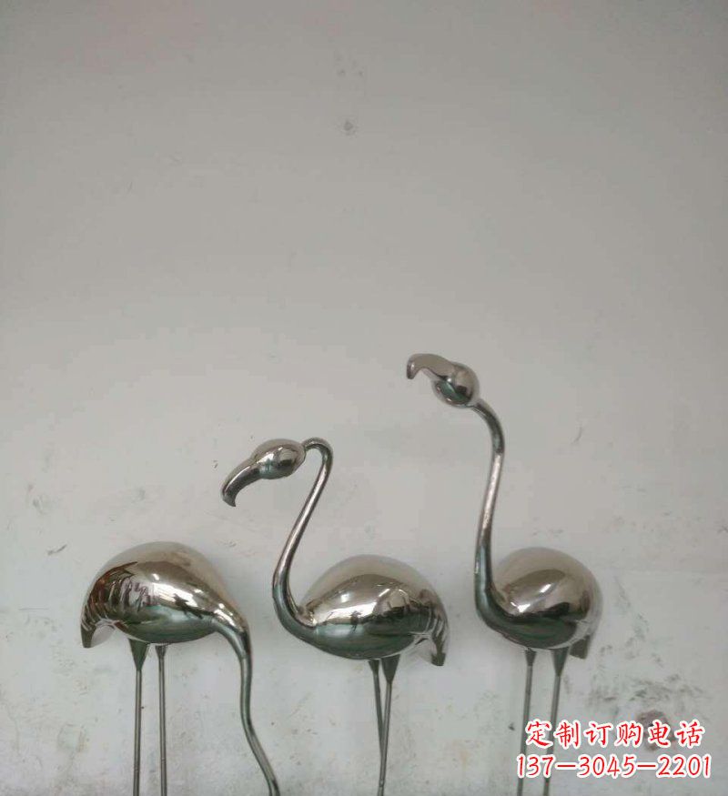 东营不锈钢火烈鸟雕塑把自然之美带入公园