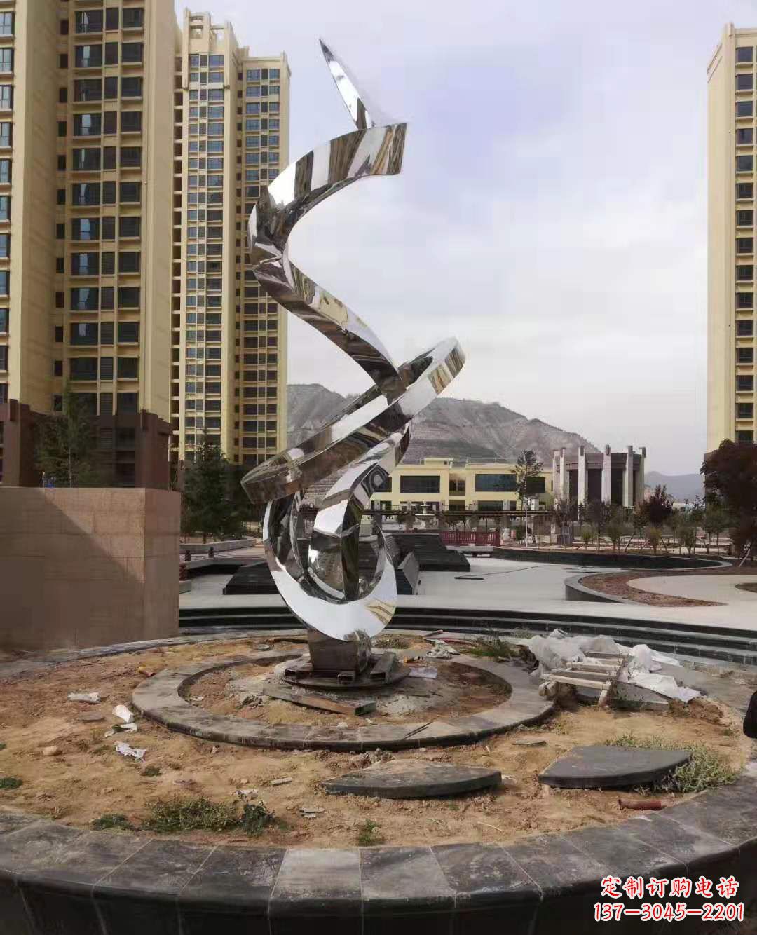 东营飘带雕塑美化城市空间的艺术