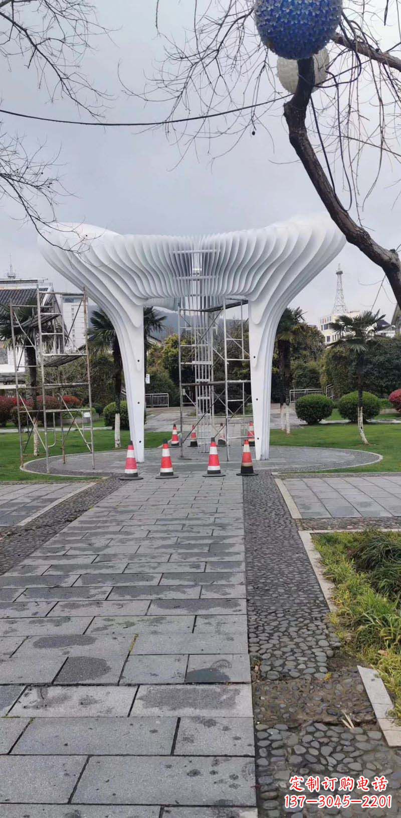 东营拱门雕塑融入现代设计的古典美感