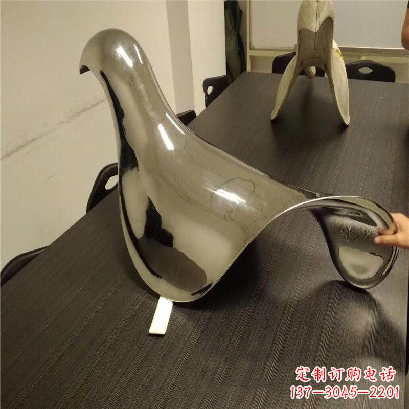 东营鸽子雕塑——精致的抽象艺术