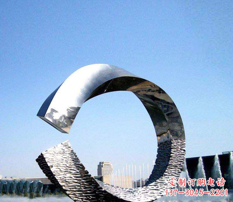 东营抽象镜面不锈钢圆环雕塑