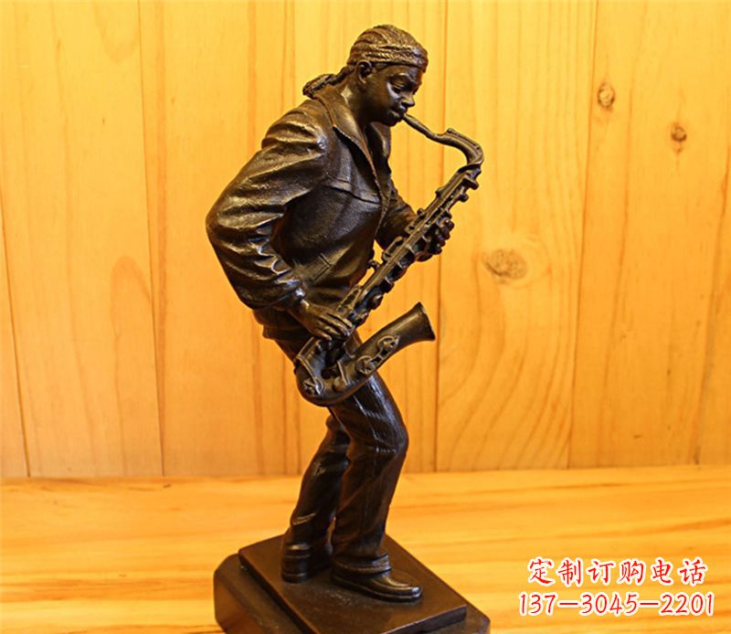 东营萨克斯雕塑娱乐场所的精灵
