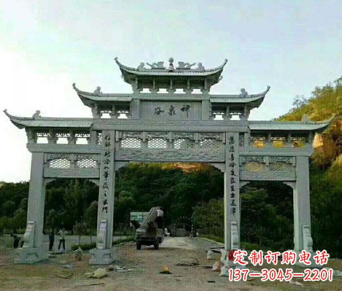 东营村口石雕牌楼千百年文化瑰宝
