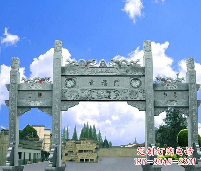 东营村庄三门牌坊的雕塑之美