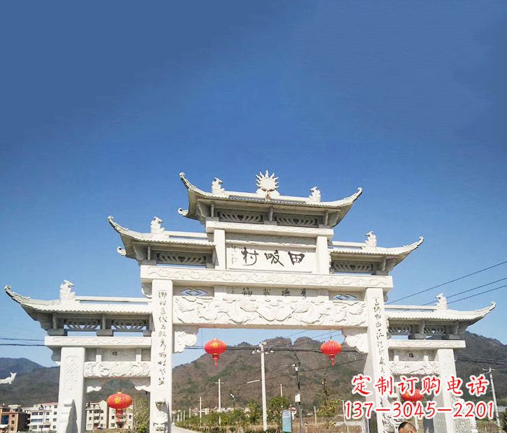 东营村庄的牌坊雕塑