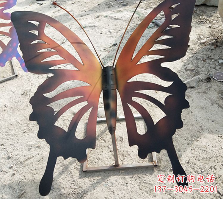 东营大型不锈钢铁艺蝴蝶雕塑,户外公园园林彩色昆虫摆件