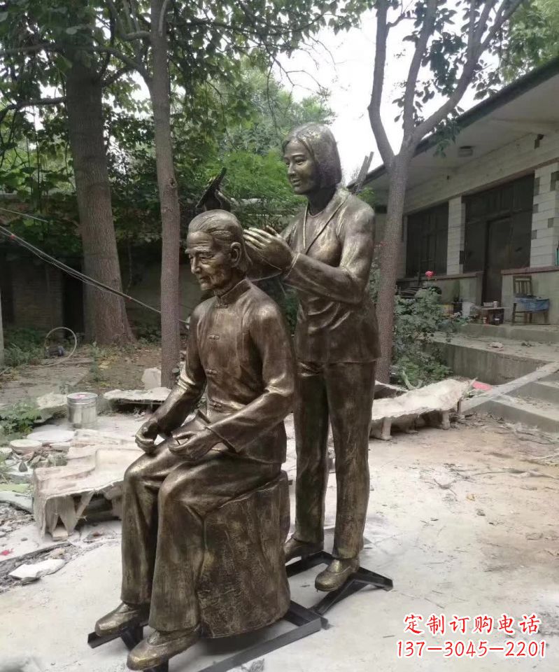 东营给母亲梳头人物铜雕