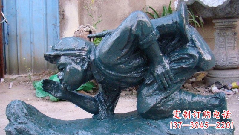 东营传统文化符号——小红军冲锋号雕塑