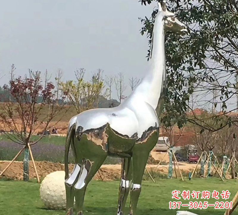 东营公园不锈钢长颈鹿雕塑