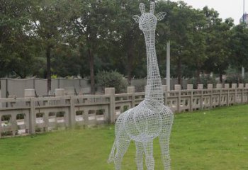 东营浪漫活力·不锈钢镂空长颈鹿雕塑
