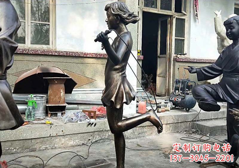 东营精美女孩铜雕