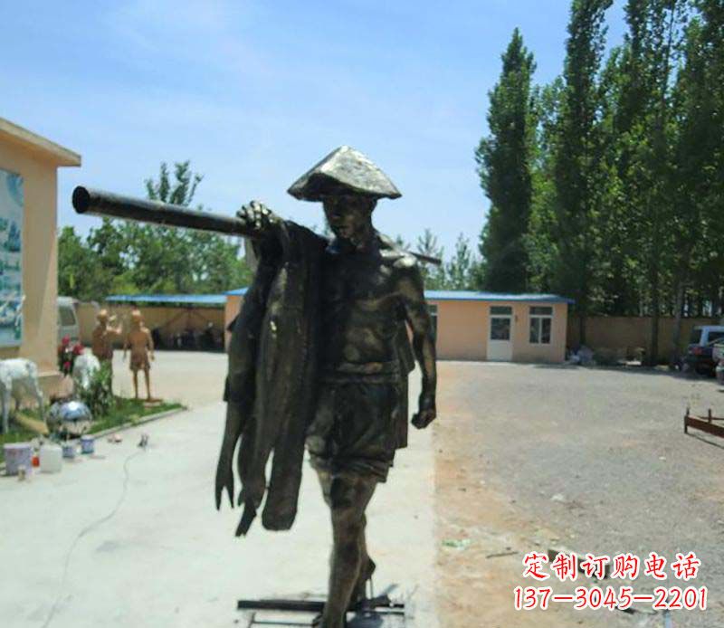 东营传承古老文化的渔民雕塑