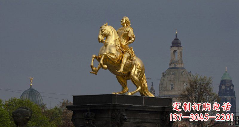 东营广场骑马的西方人物景观铜雕