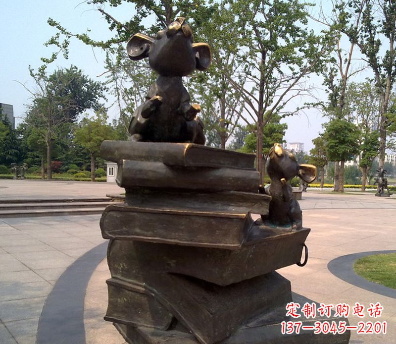 东营广场十二生肖铜雕塑