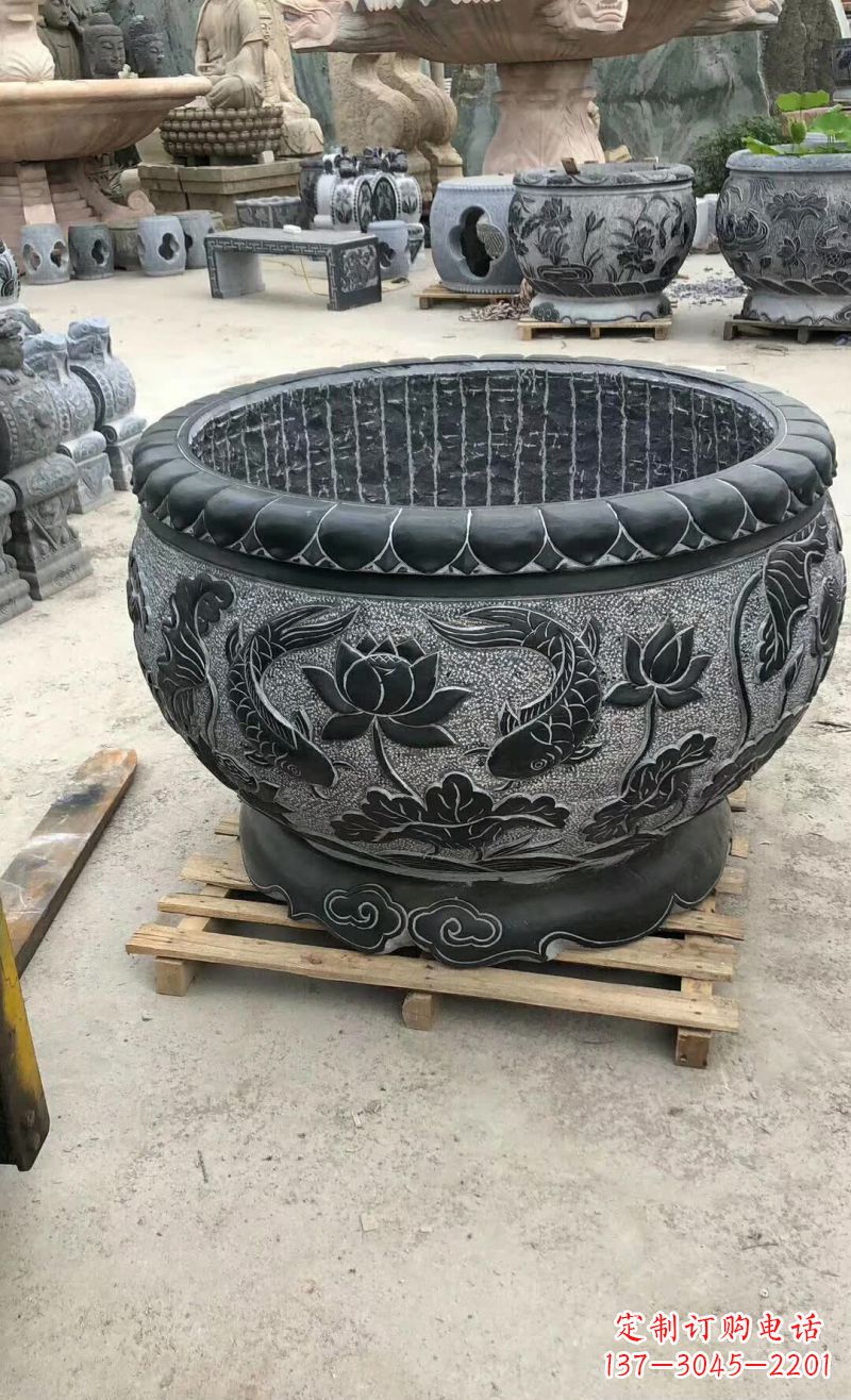 东营荷花鲤鱼石浮雕水缸，精美独特的艺术之作