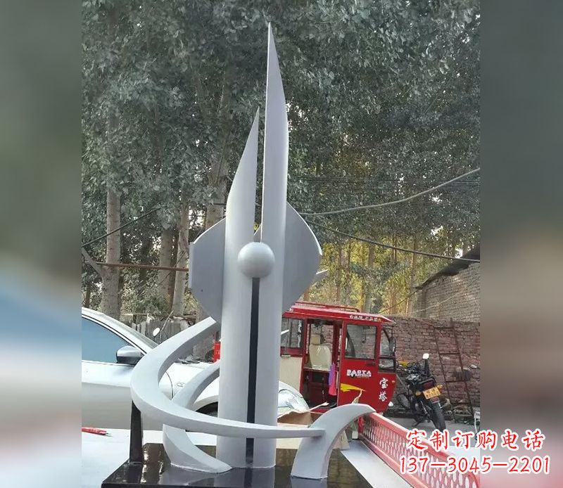东营不锈钢火箭剪纸雕塑,展现创新科技美学
