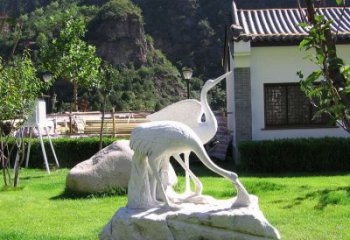 东营仙鹤石雕公园草坪动物雕塑