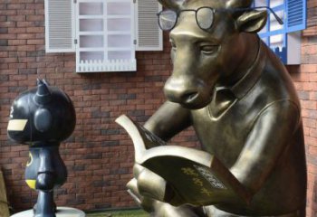 东营看书的牛卡通动物铜雕：艺术品级的制作品质