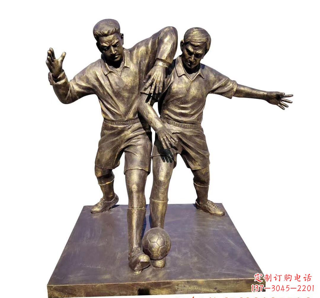 东营踢足球人物铜雕
