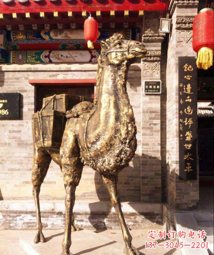 东营驮行李的骆驼动物铜雕