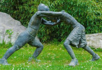 东营摔跤运动小孩公园草坪铜雕