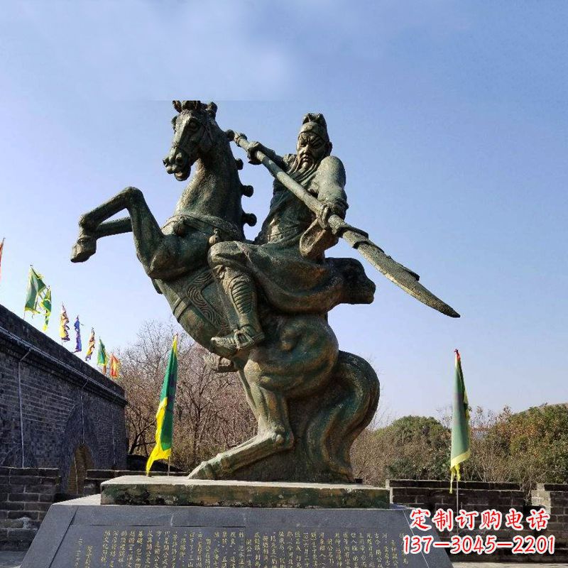 东营五虎上将关羽骑马舞大刀铜雕景观