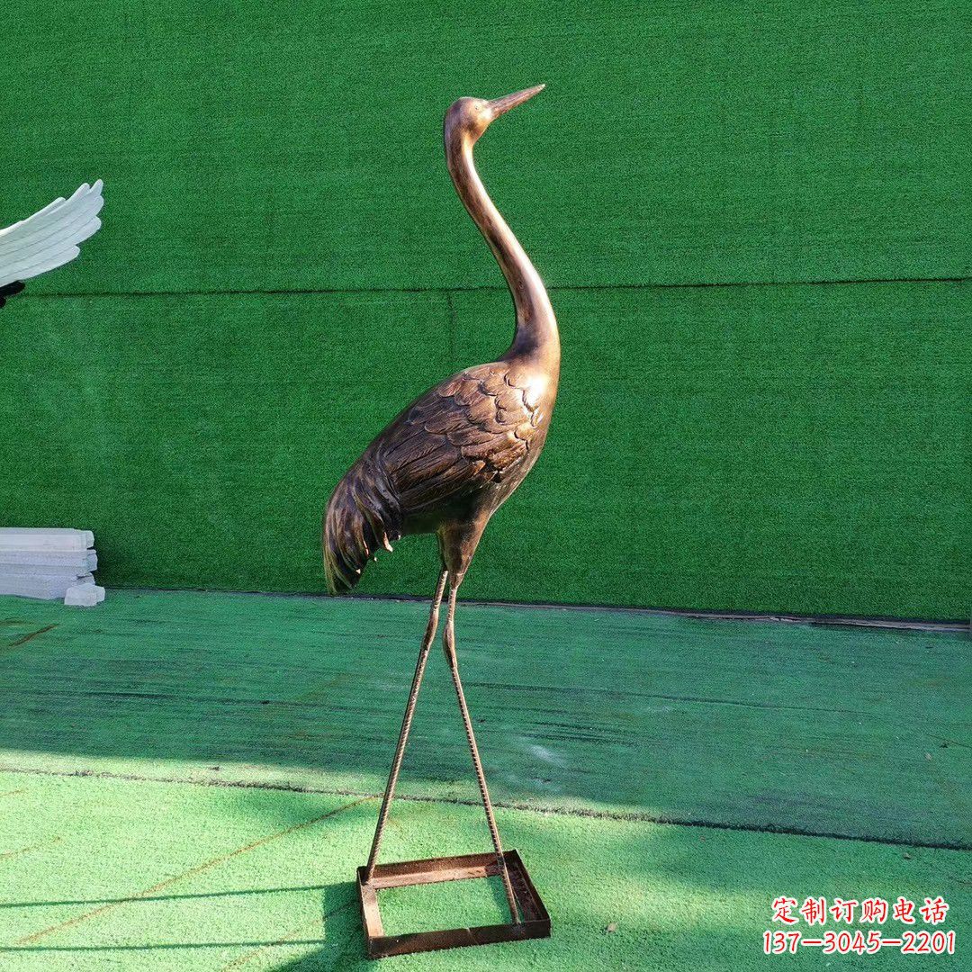 东营仙鹤衔芝铜雕