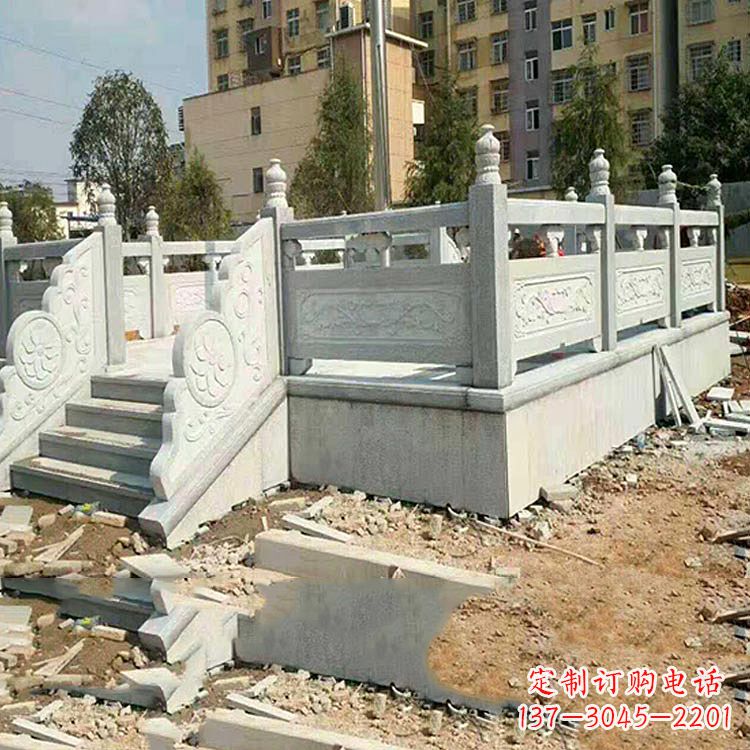 东营校园青石升旗台