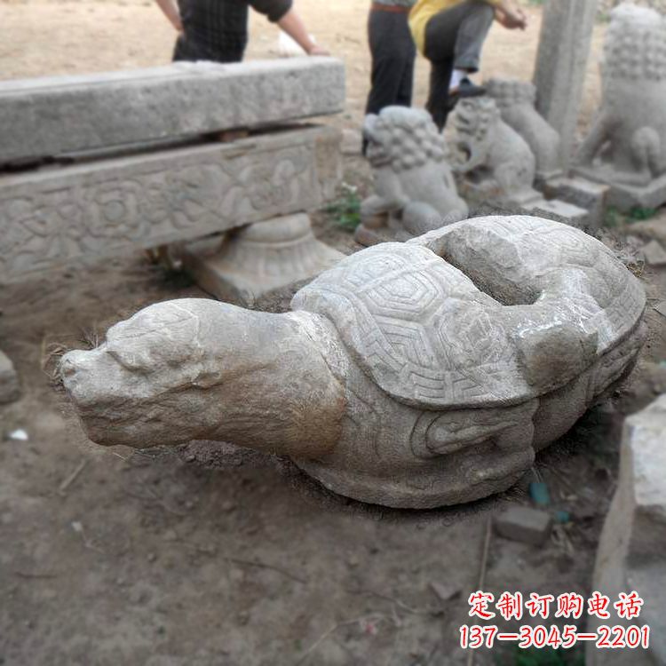 东营朱雀站在赑屃上的石雕